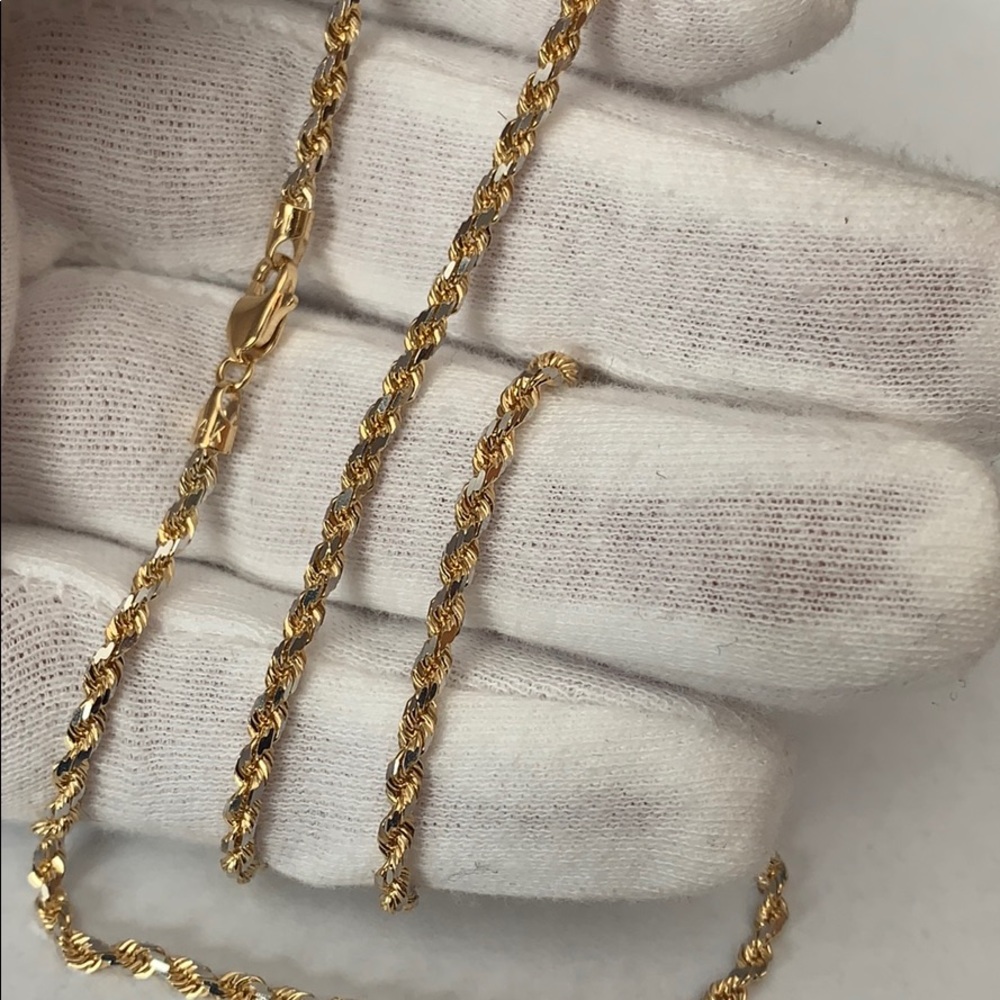 24 Inch Italian Gold Chain. Twist Rope. Gem